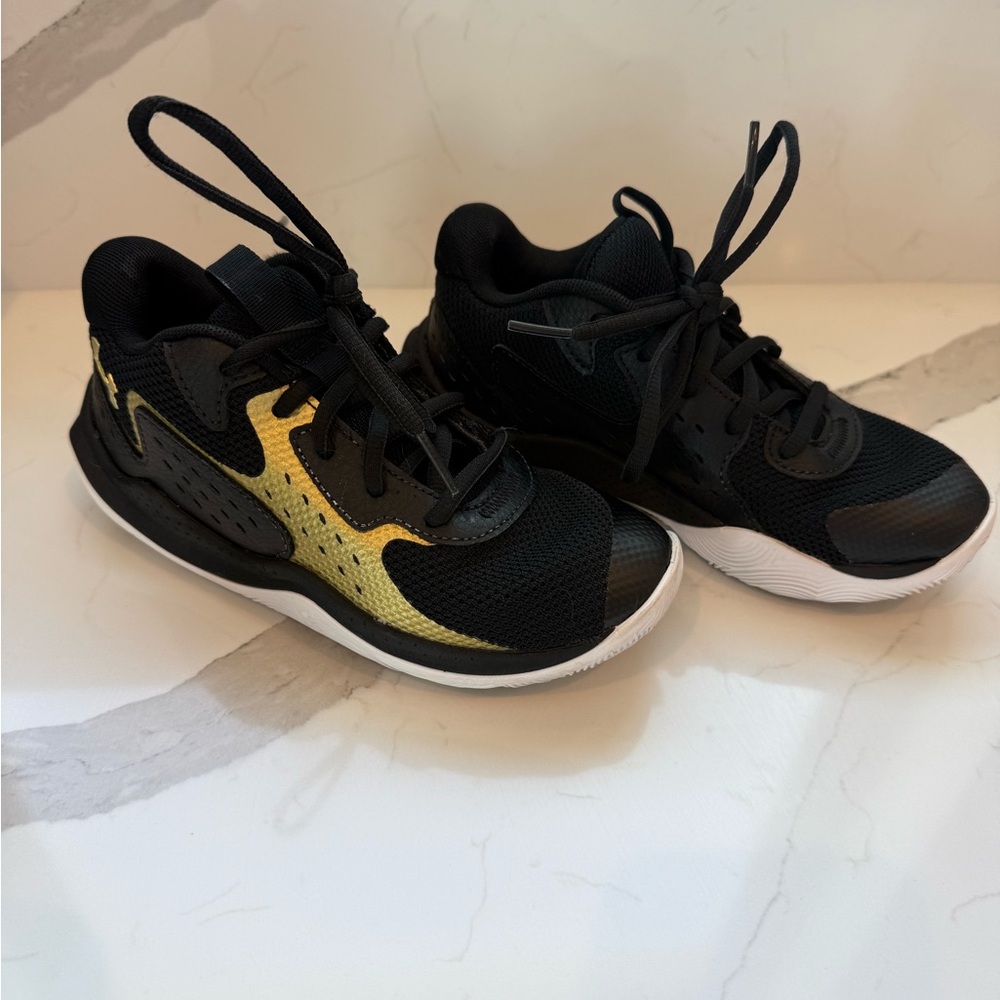 Under Armour Kids Black and Gold Basketball Sneakers